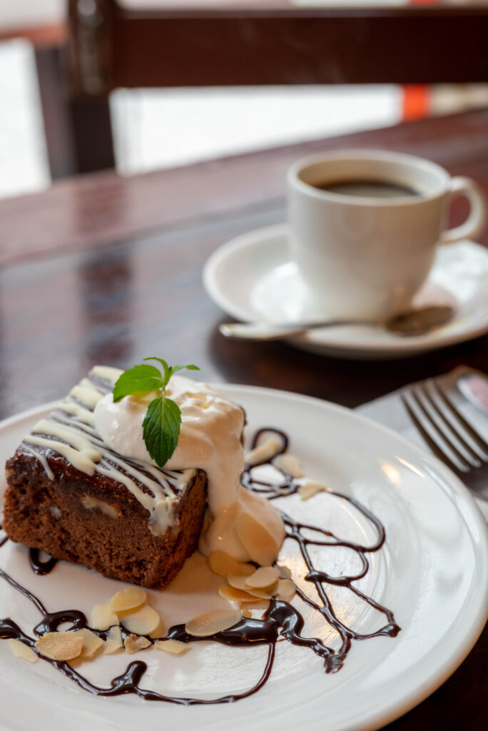 チョコレートブラウニーとコーヒー